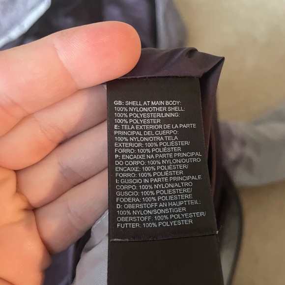 The North Face wind breaker jacket. Light purple. Women size XL - Picture 9 of 15